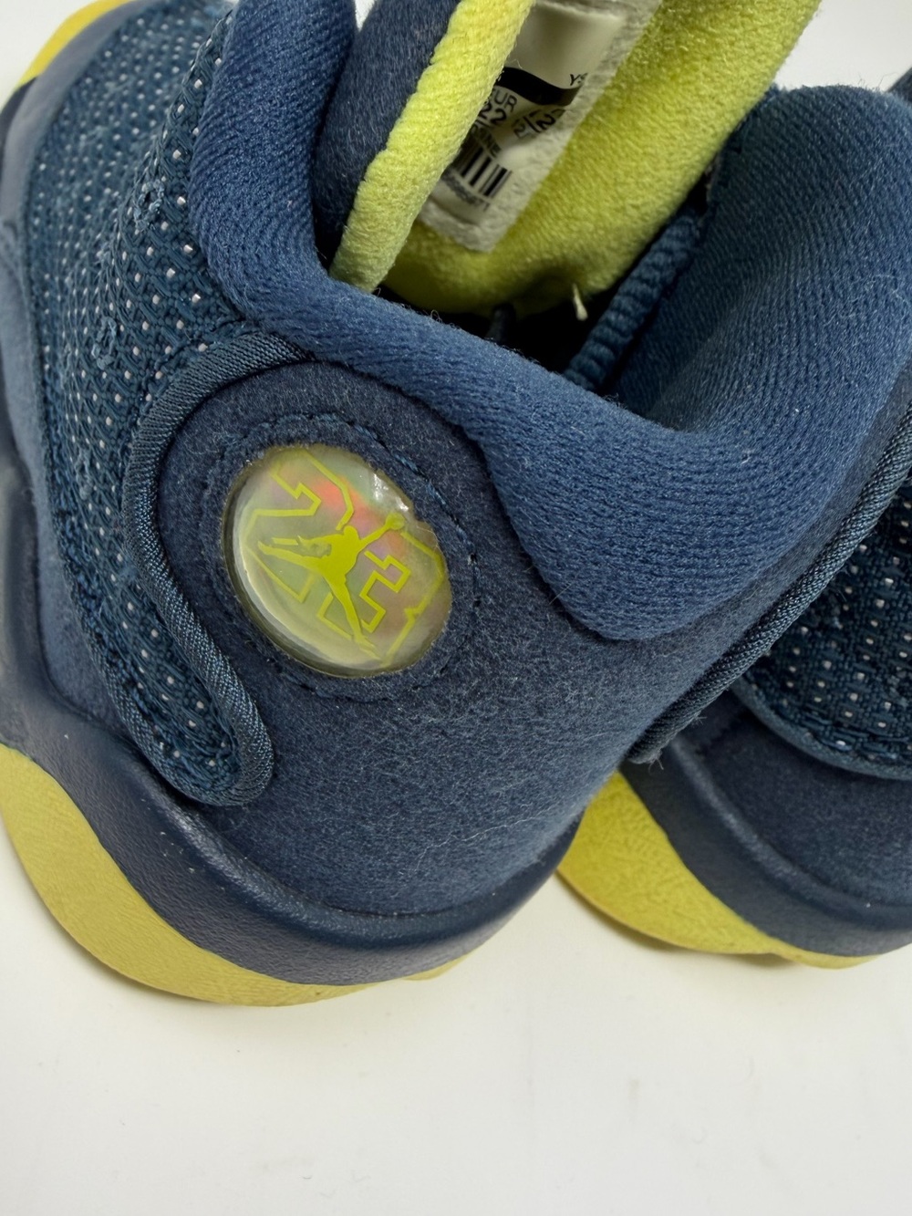Jordan Kids Navy and Yellow Retro Sneakers Sz. 6c - Picture 5 of 9